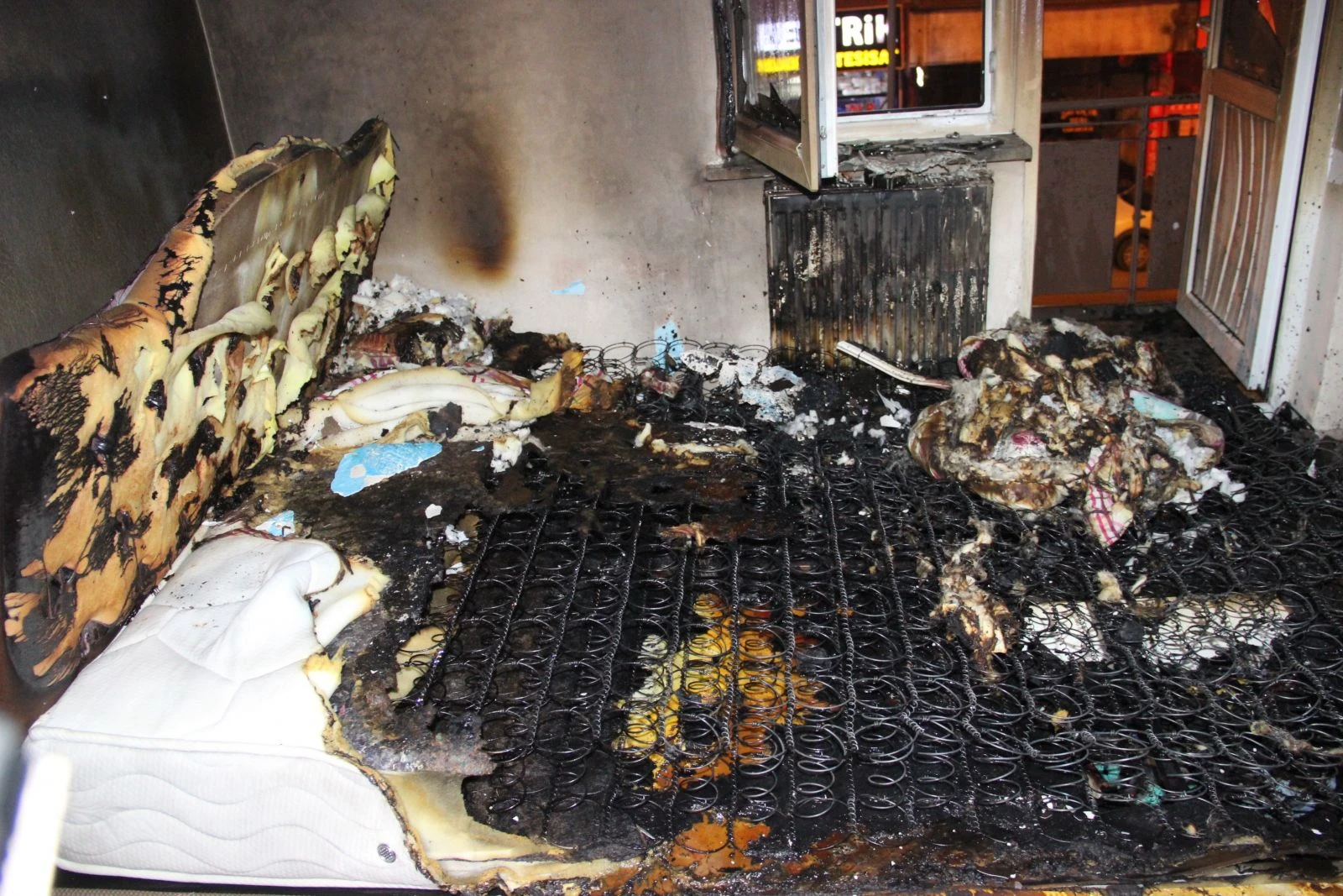 Karaman’da yangın: Bir kişi hastaneye kaldırıldı